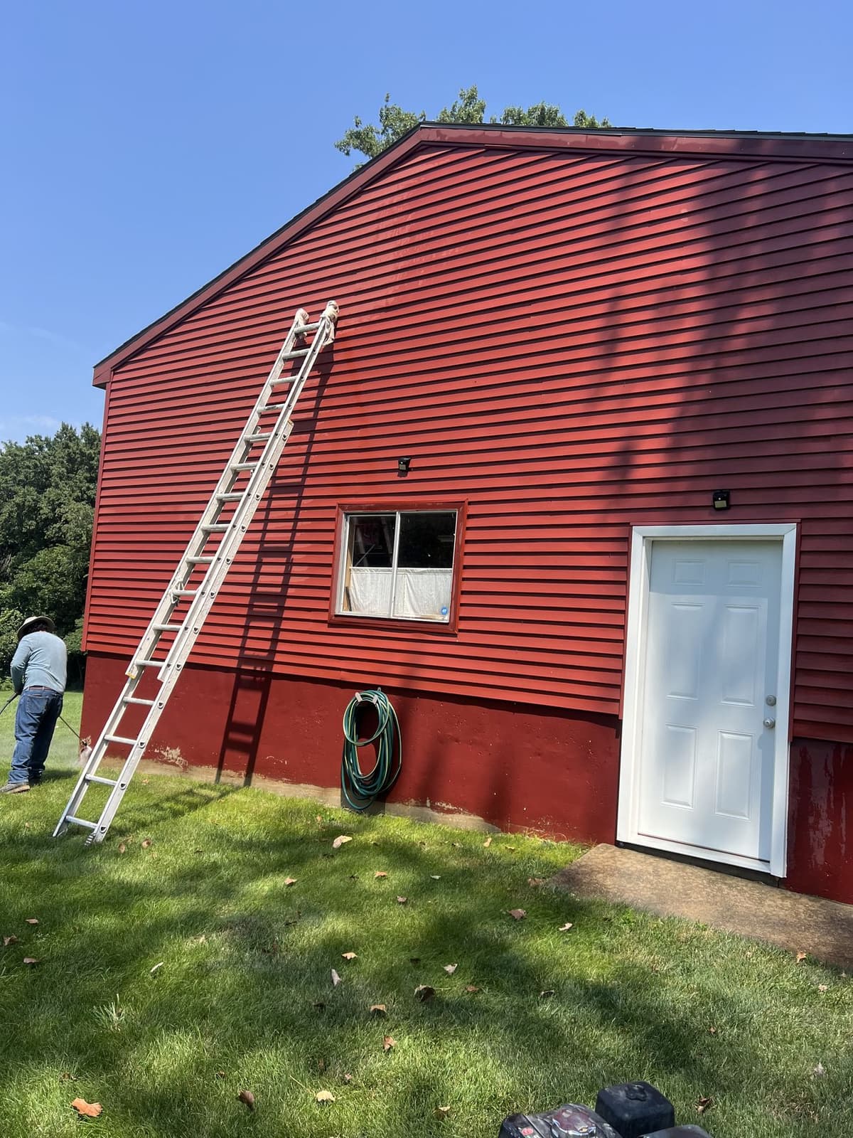 Ruiz Painting project photo 23 — crew work in the Kansas City metro