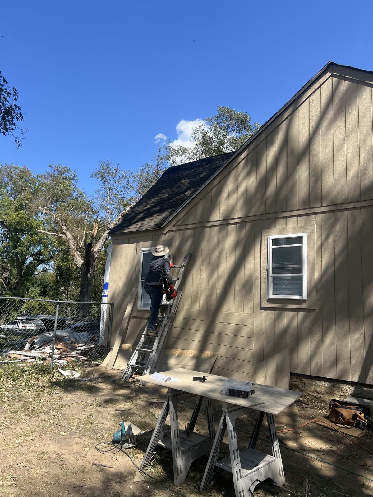 Ruiz Painting project photo 21 — crew work in the Kansas City metro
